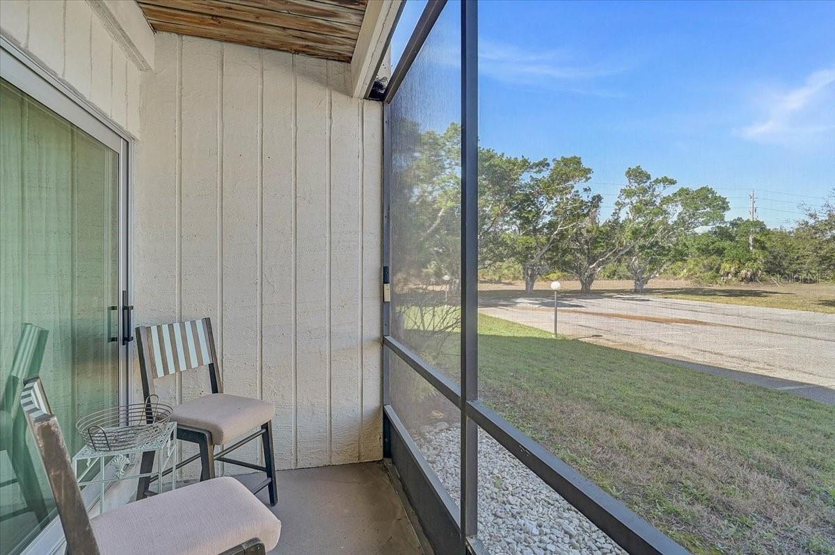 Image 24 of 35 For 93 Boundary Boulevard 303