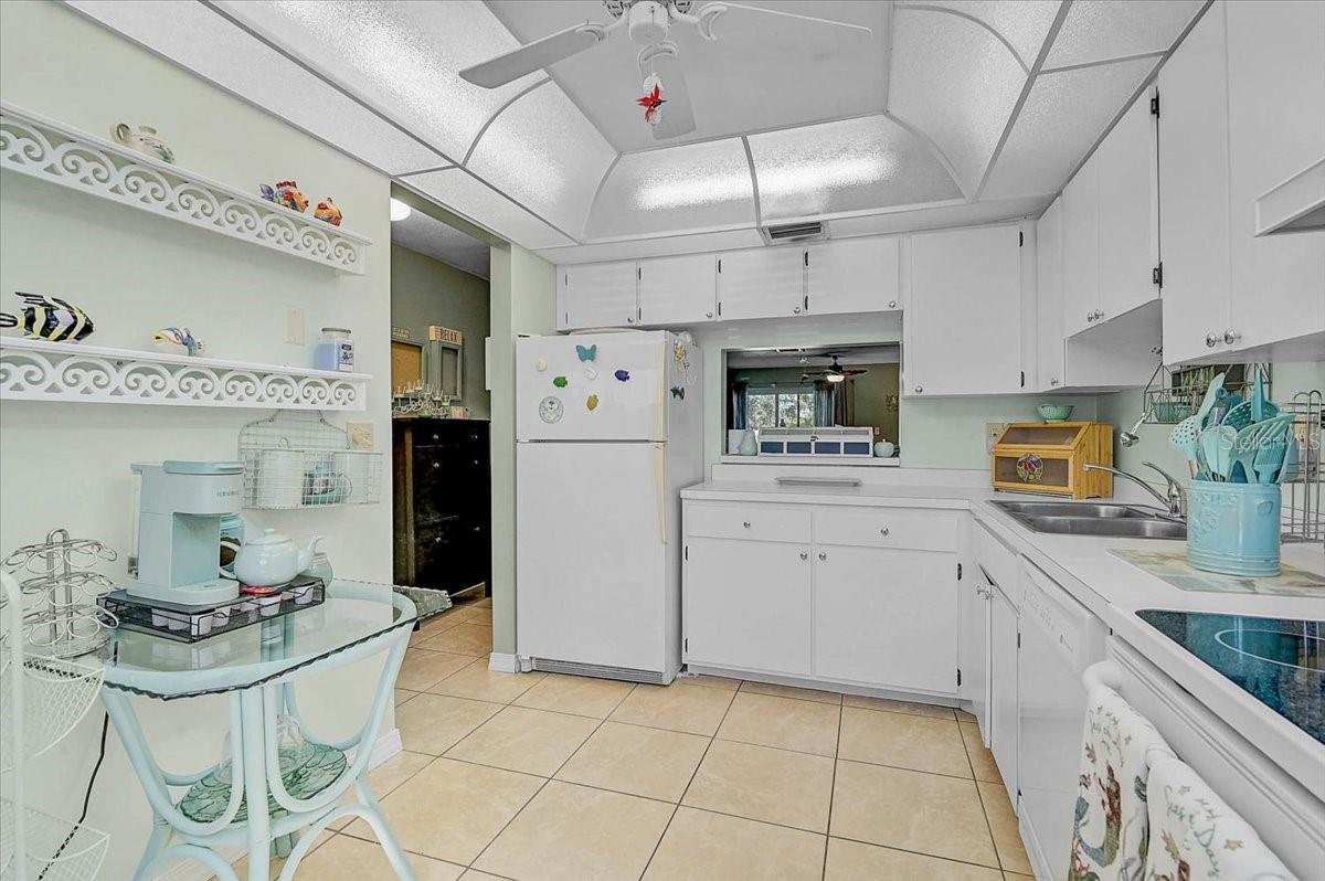 Image 6 of 35 For 93 Boundary Boulevard 303