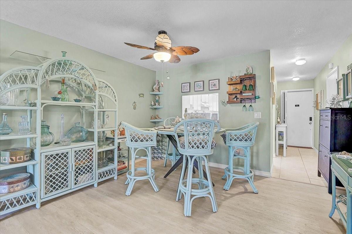 Image 7 of 35 For 93 Boundary Boulevard 303