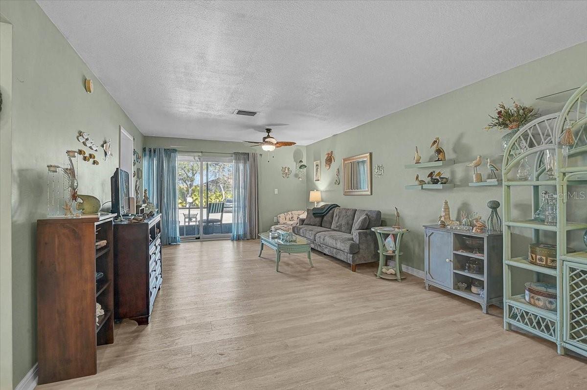 Image 9 of 35 For 93 Boundary Boulevard 303