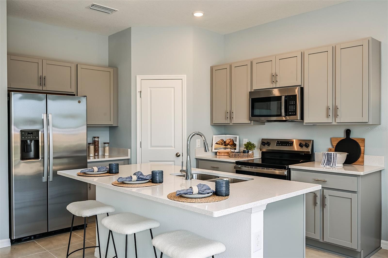 Image 3 of 37 For 7603 Waterscape Drive