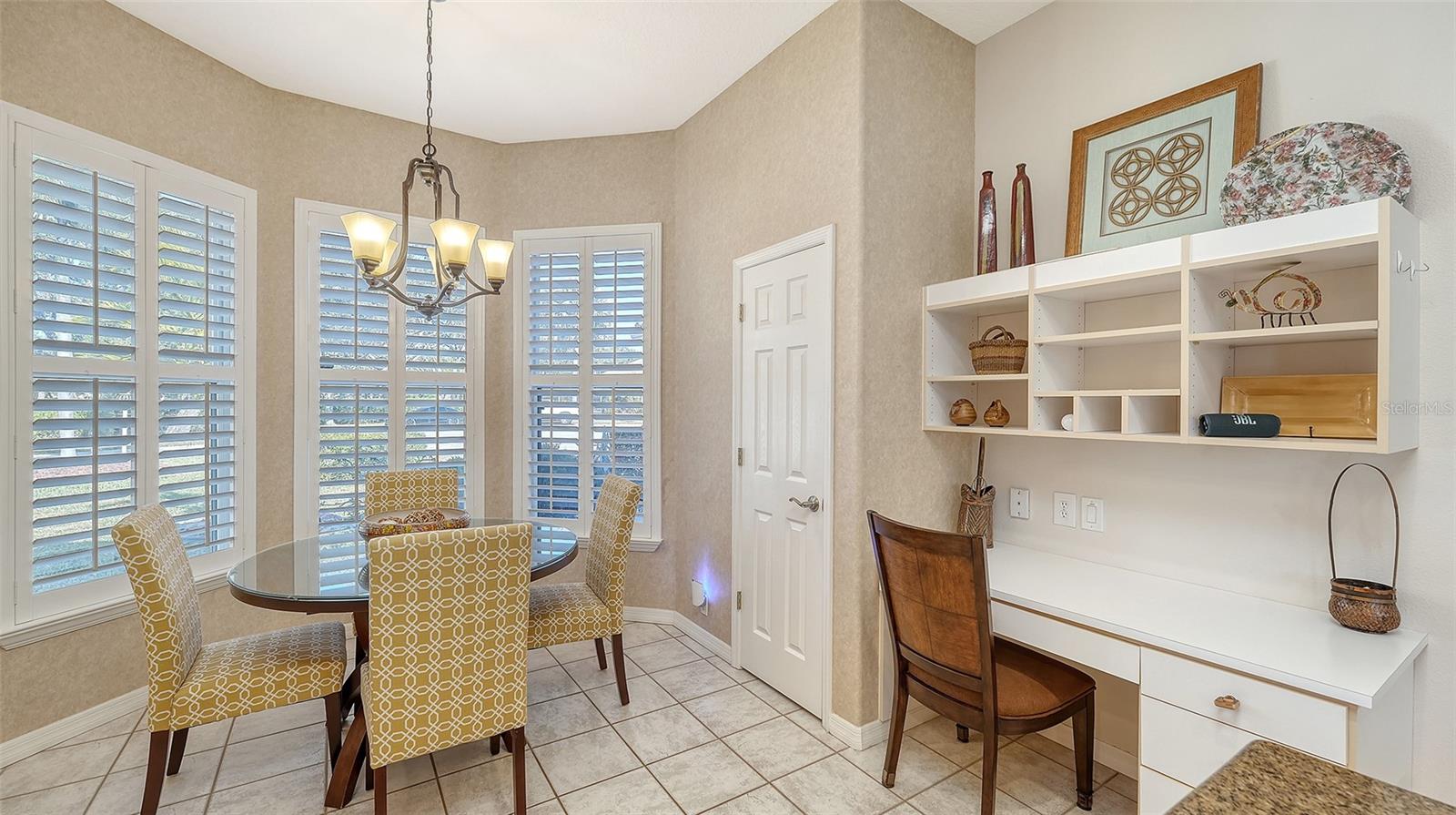 Image 12 of 58 For 5811 White Oak Bayou Court