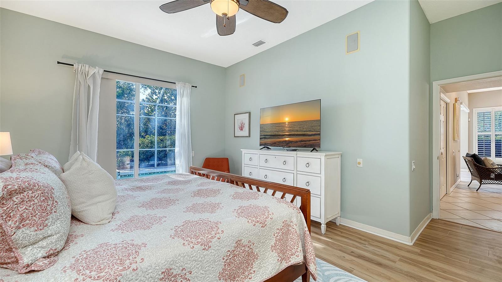 Image 15 of 58 For 5811 White Oak Bayou Court