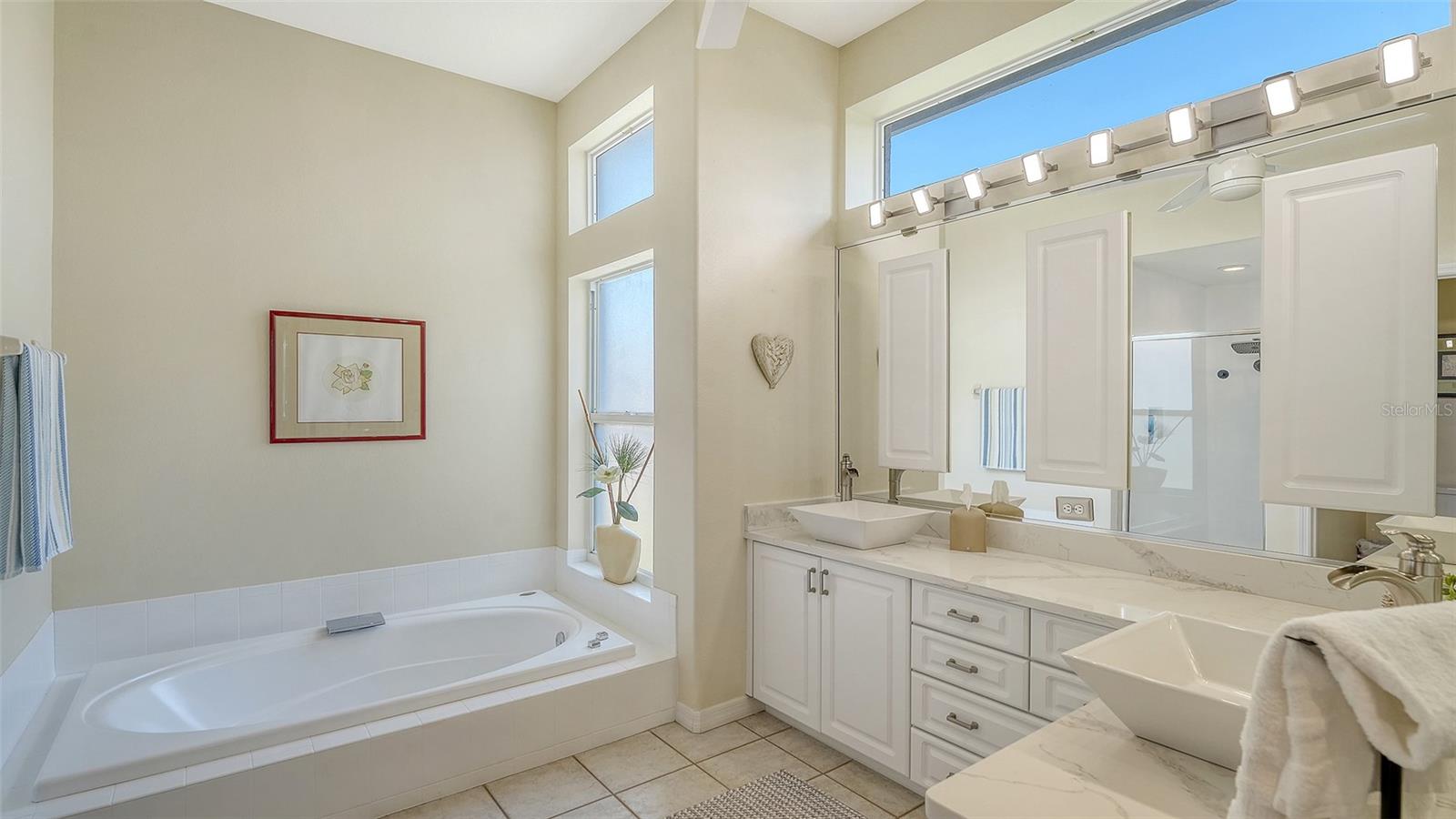 Image 18 of 58 For 5811 White Oak Bayou Court