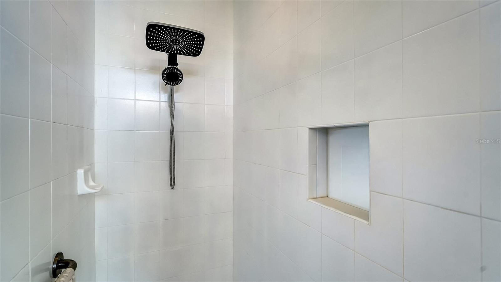 Image 20 of 58 For 5811 White Oak Bayou Court