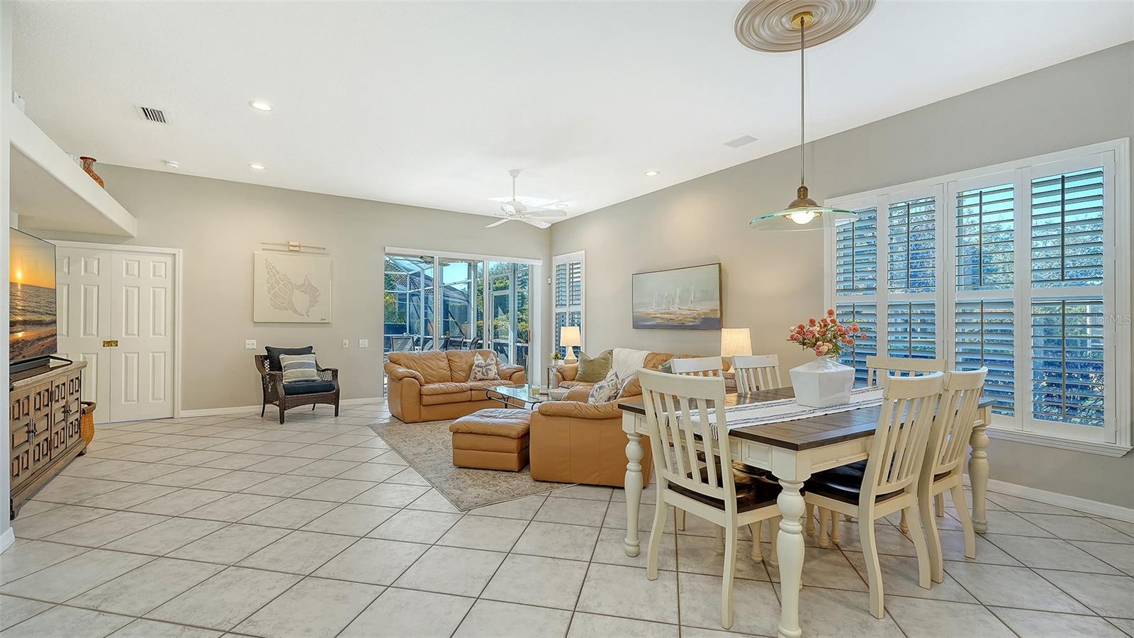 Image 25 of 58 For 5811 White Oak Bayou Court