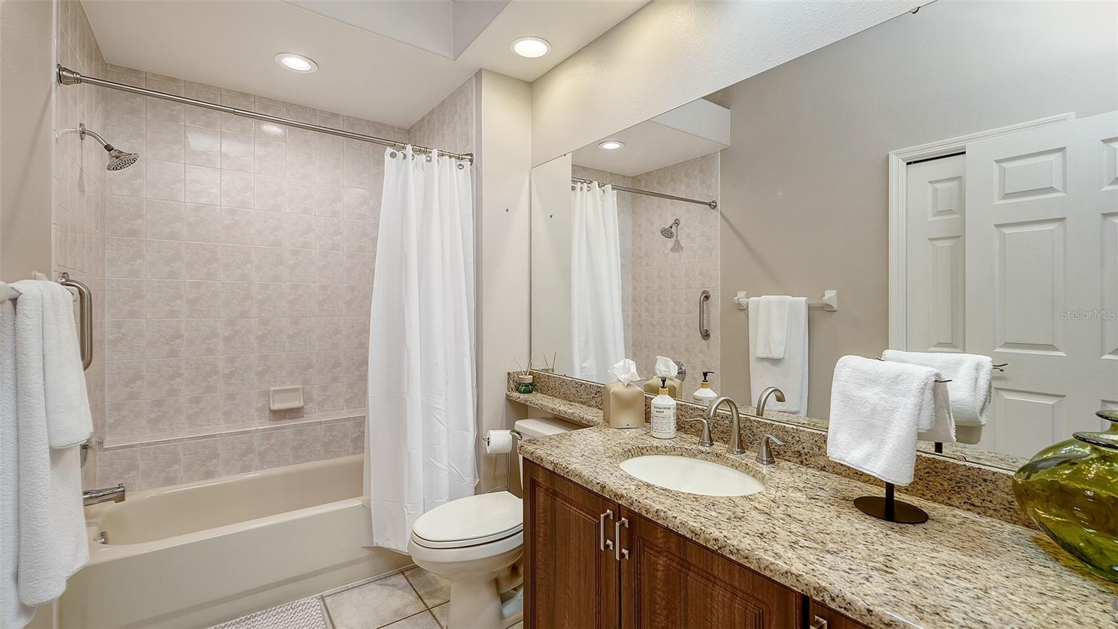 Image 28 of 58 For 5811 White Oak Bayou Court