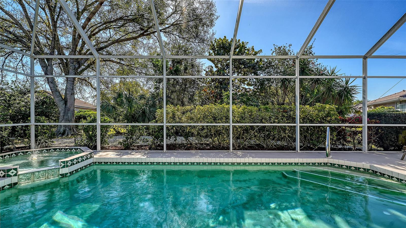 Image 37 of 58 For 5811 White Oak Bayou Court