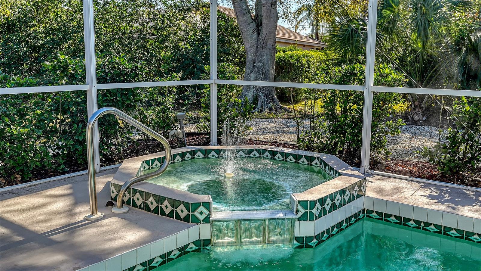 Image 38 of 58 For 5811 White Oak Bayou Court