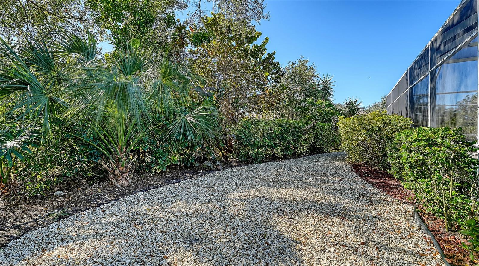 Image 41 of 58 For 5811 White Oak Bayou Court