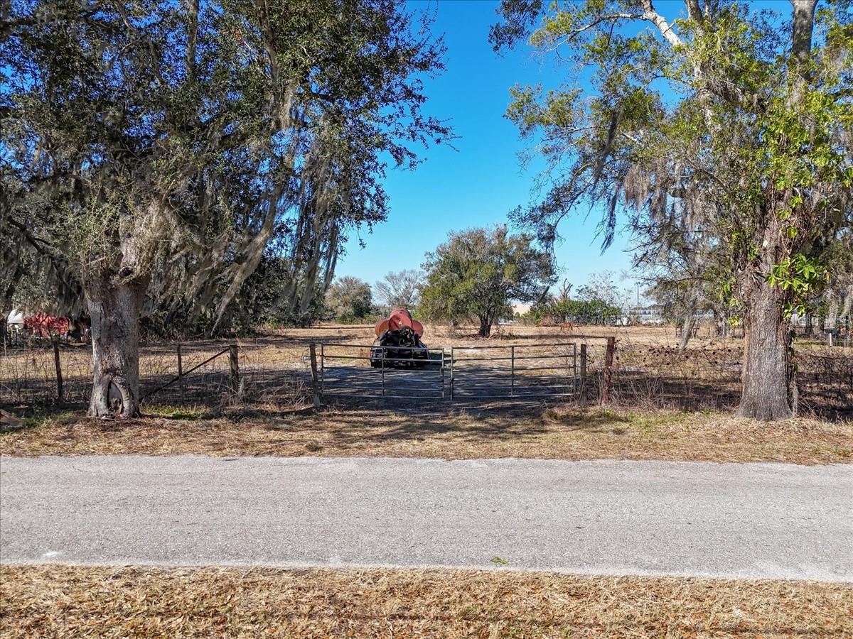 Image 4 of 41 For 1707 Robin Road