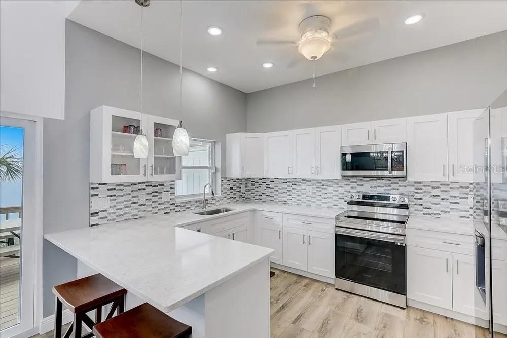 Image 9 of 23 For 2424 Bay Drive 2424-2426