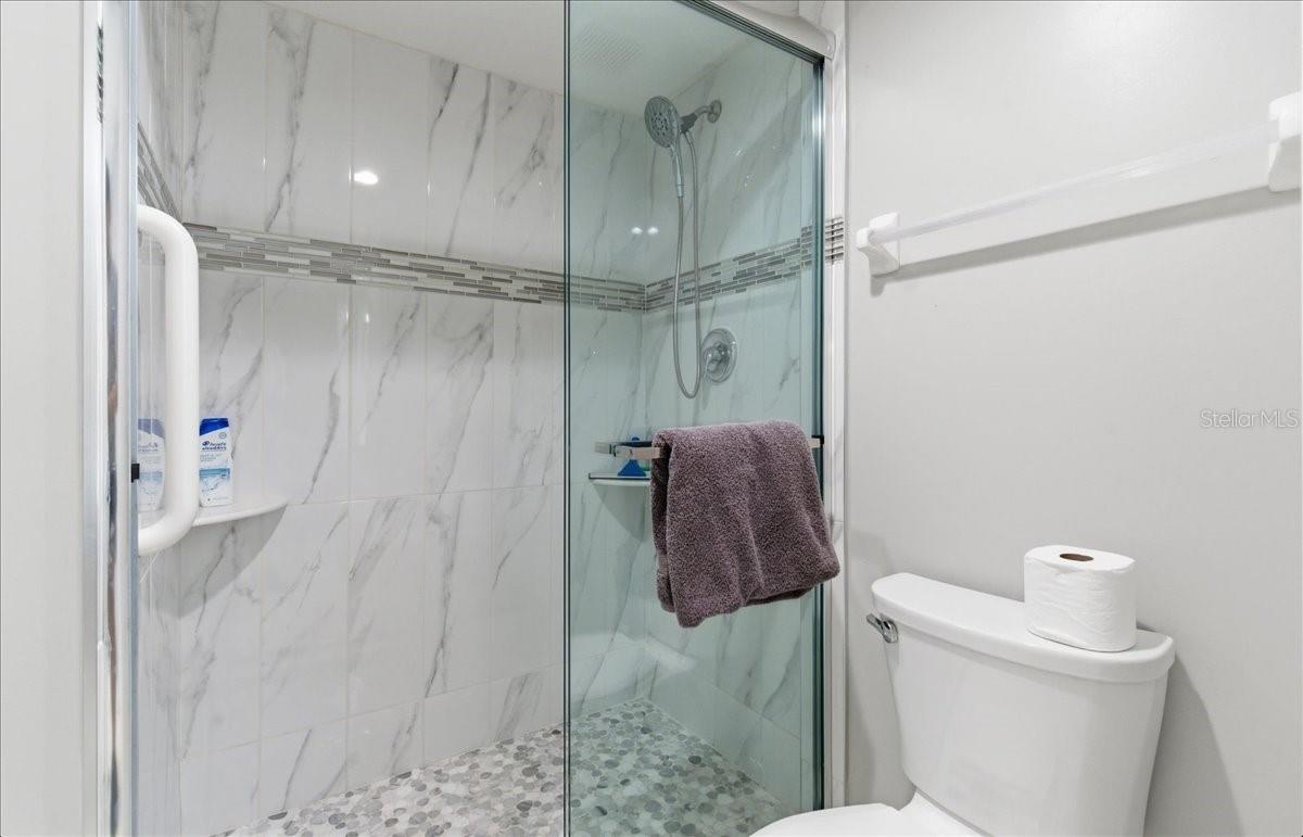 Image 28 of 55 For 6505 Stone River Road 103