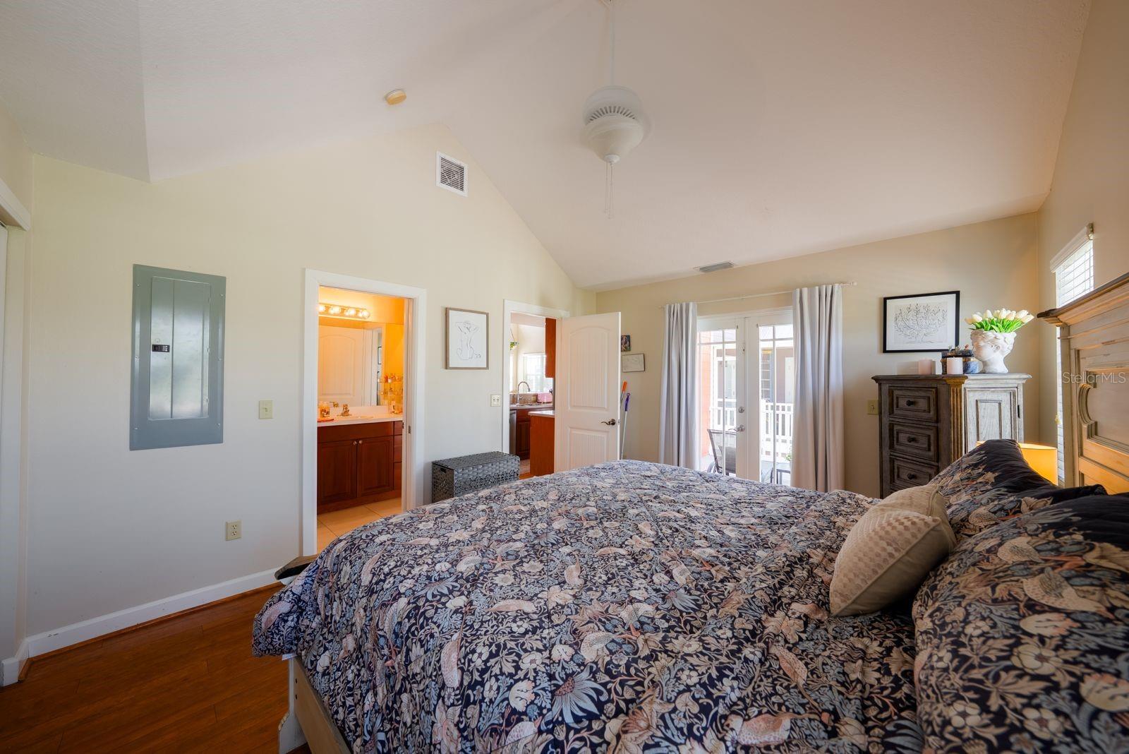 Image 25 of 51 For 4334 Us Highway 441 Se 24