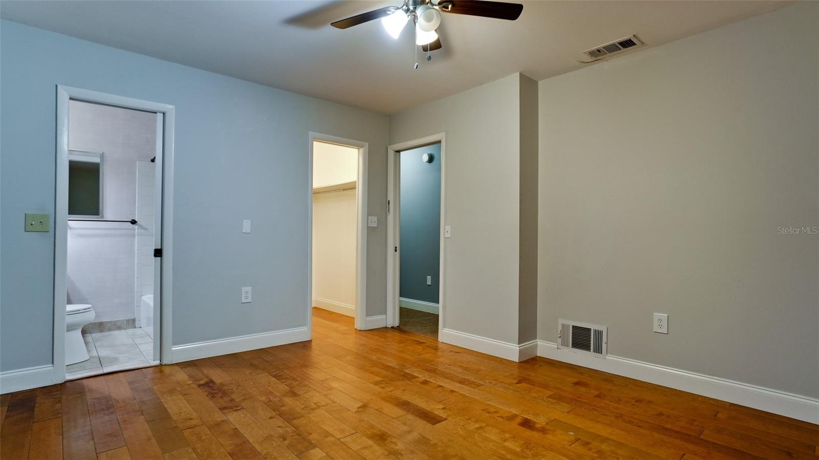 Image 19 of 35 For 3965 Corona Lane