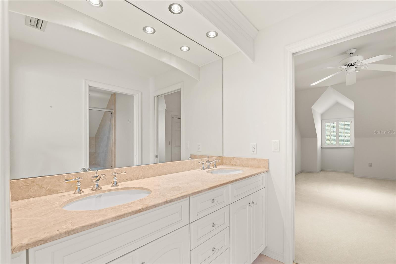 Image 29 of 50 For 41 Tidy Island Boulevard