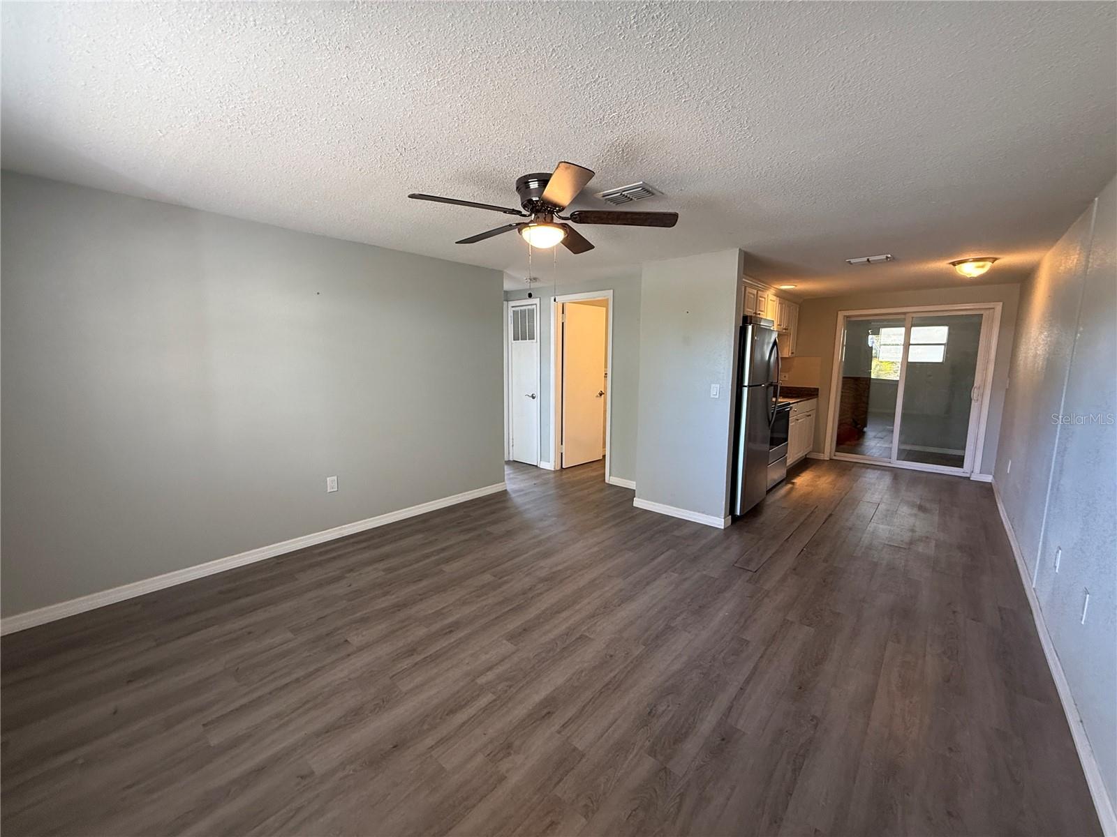 Image 3 of 14 For 350 Elmstreet Court C