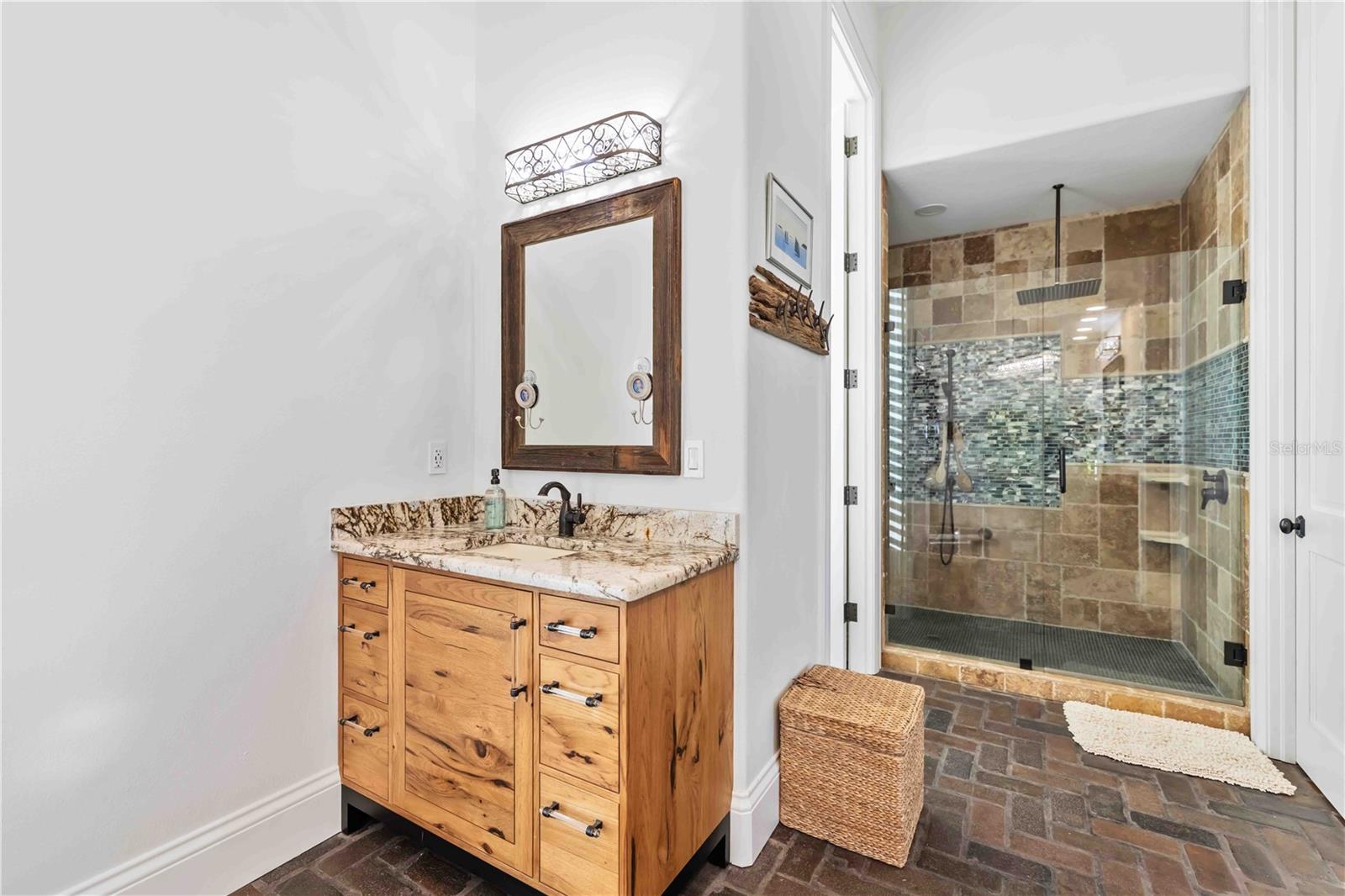 Image 27 of 100 For 6680 Gulf Of Mexico Drive