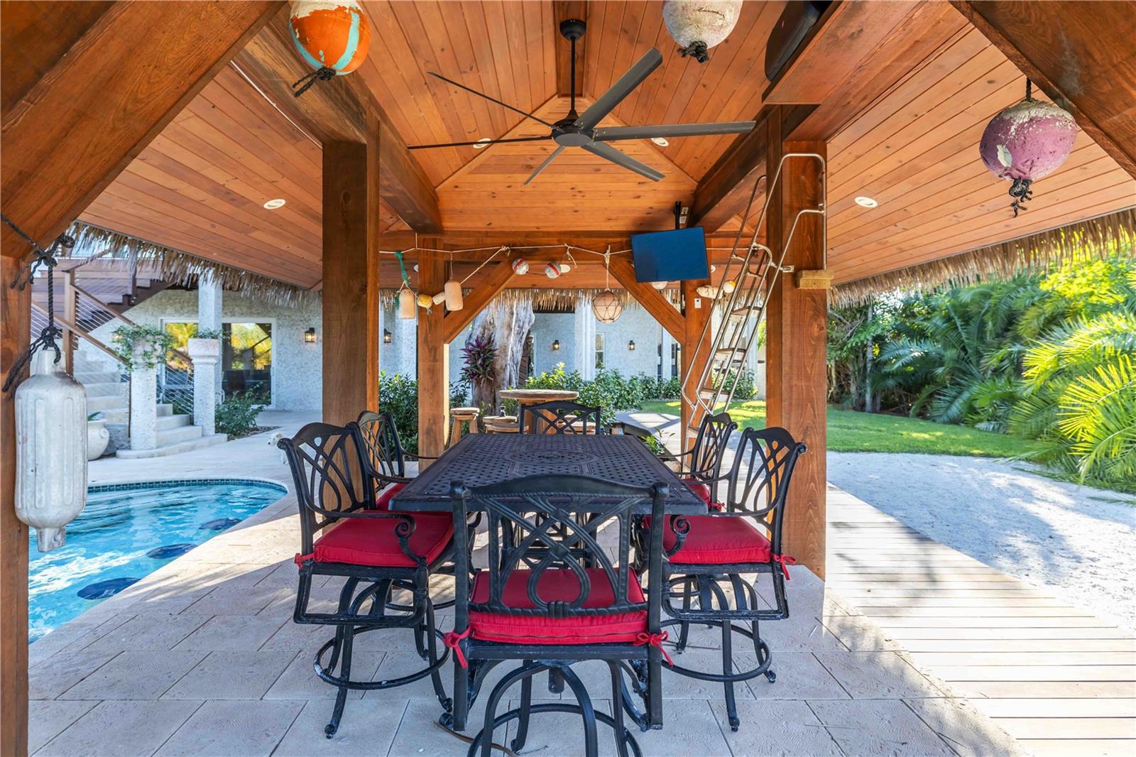 Image 50 of 100 For 6680 Gulf Of Mexico Drive