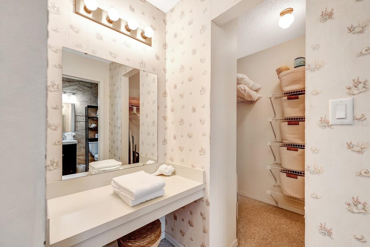 Image 15 of 29 For 4001 Gulf Drive 108