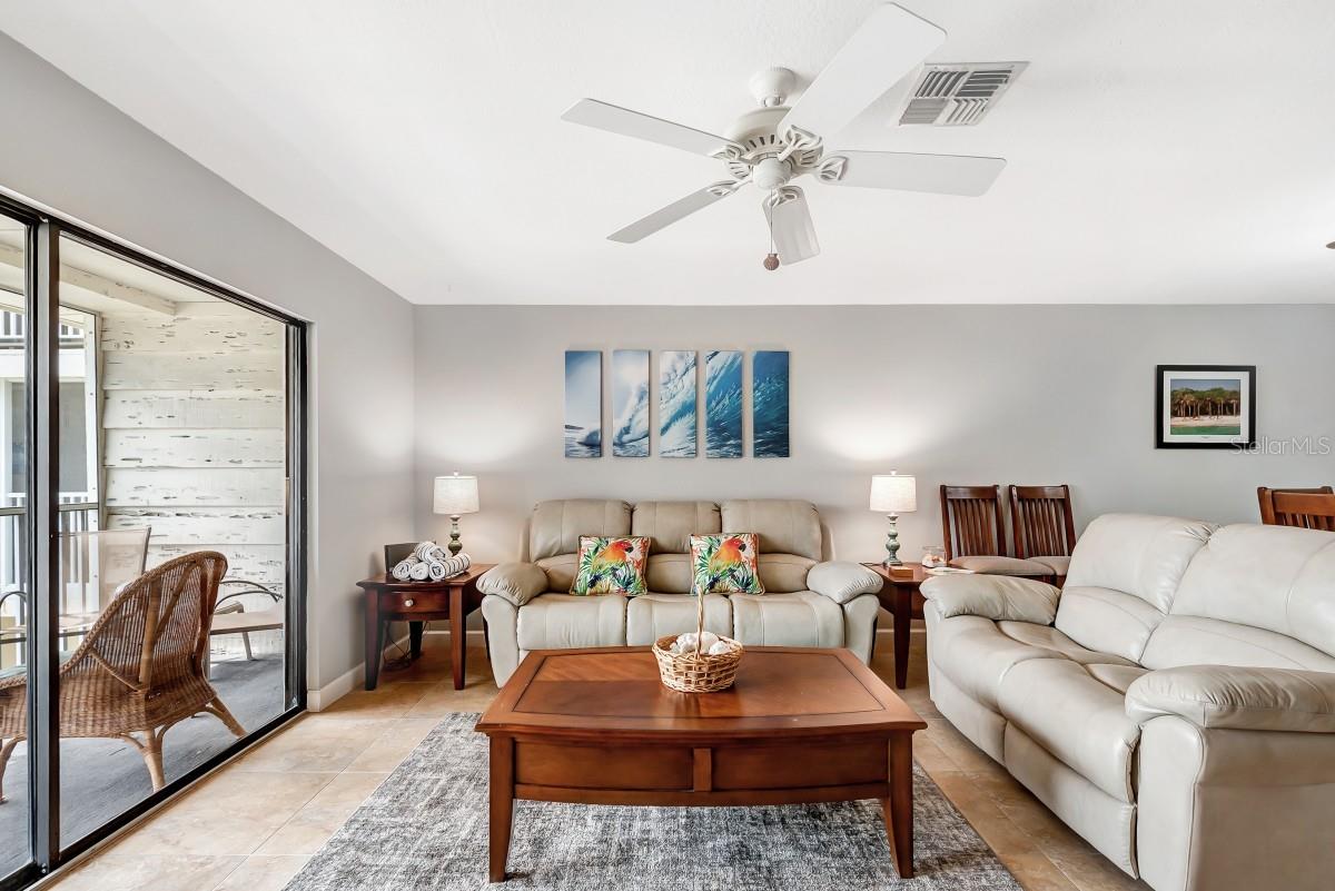 Image 3 of 29 For 4001 Gulf Drive 108