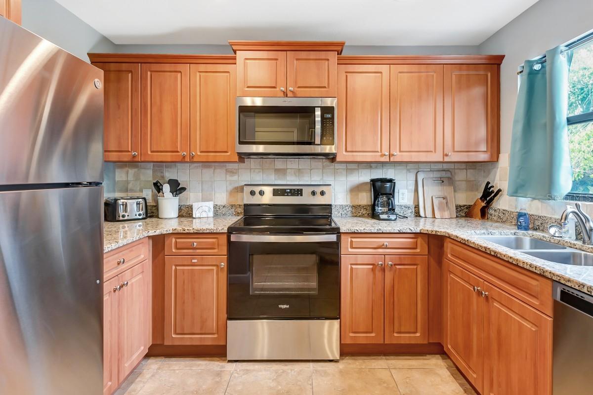 Image 6 of 29 For 4001 Gulf Drive 108