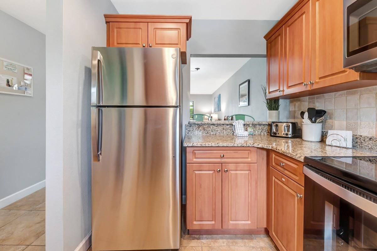 Image 7 of 29 For 4001 Gulf Drive 108