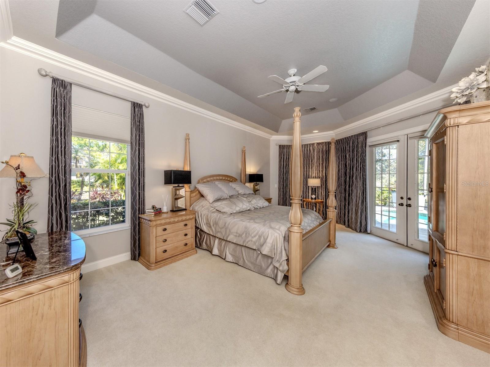 Listing photo id 14 for 444 Tremingham Way