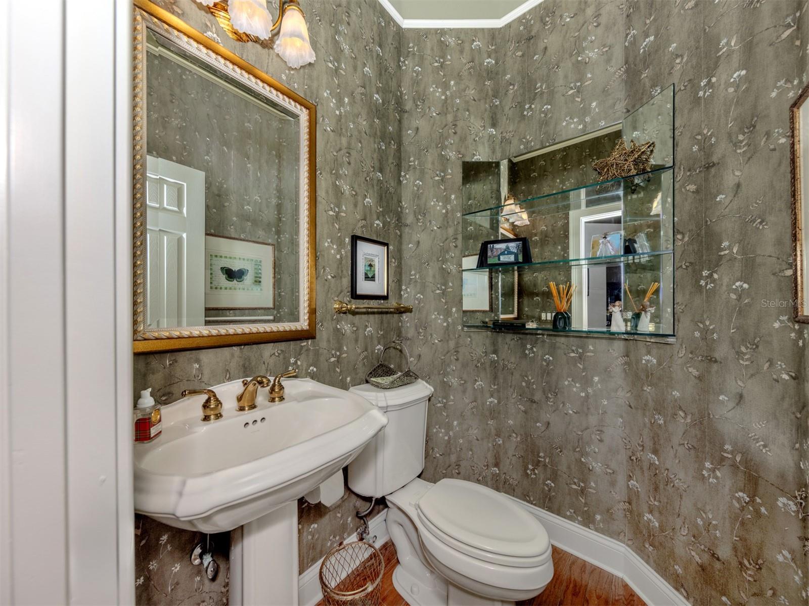 Listing photo id 23 for 444 Tremingham Way