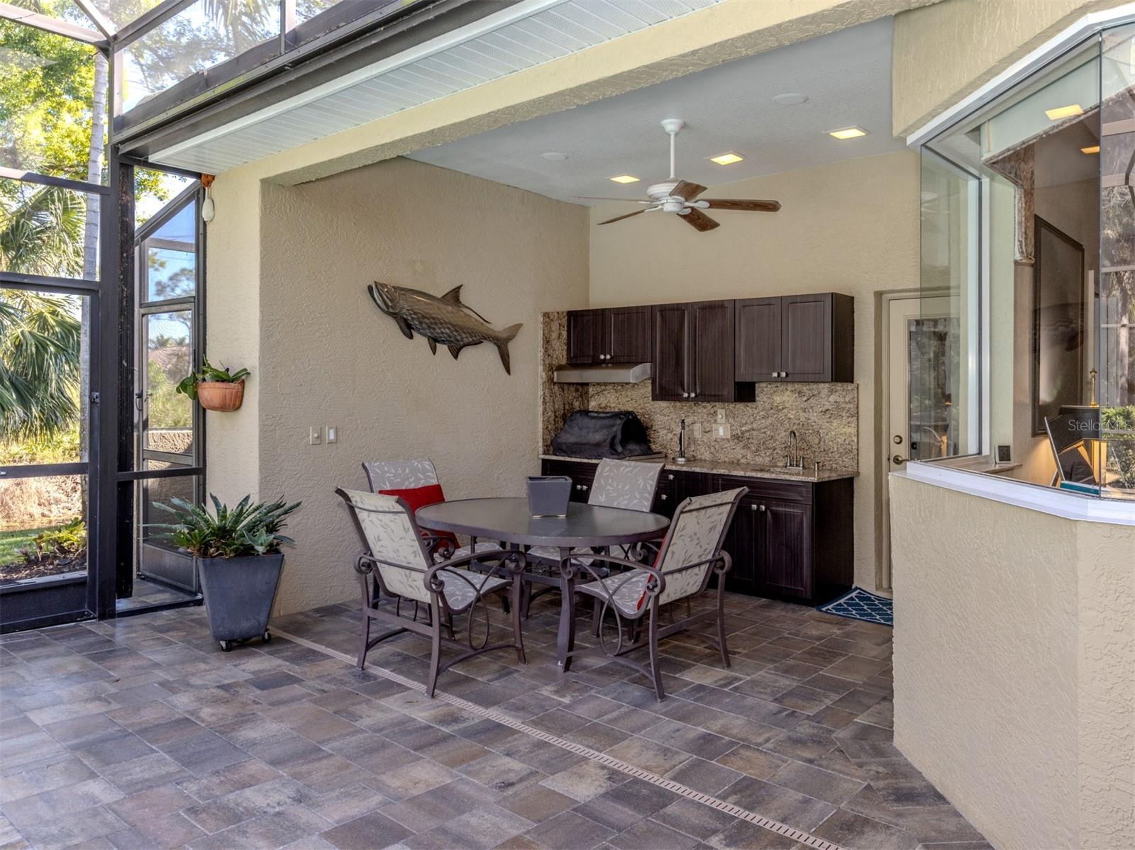 Listing photo id 29 for 444 Tremingham Way