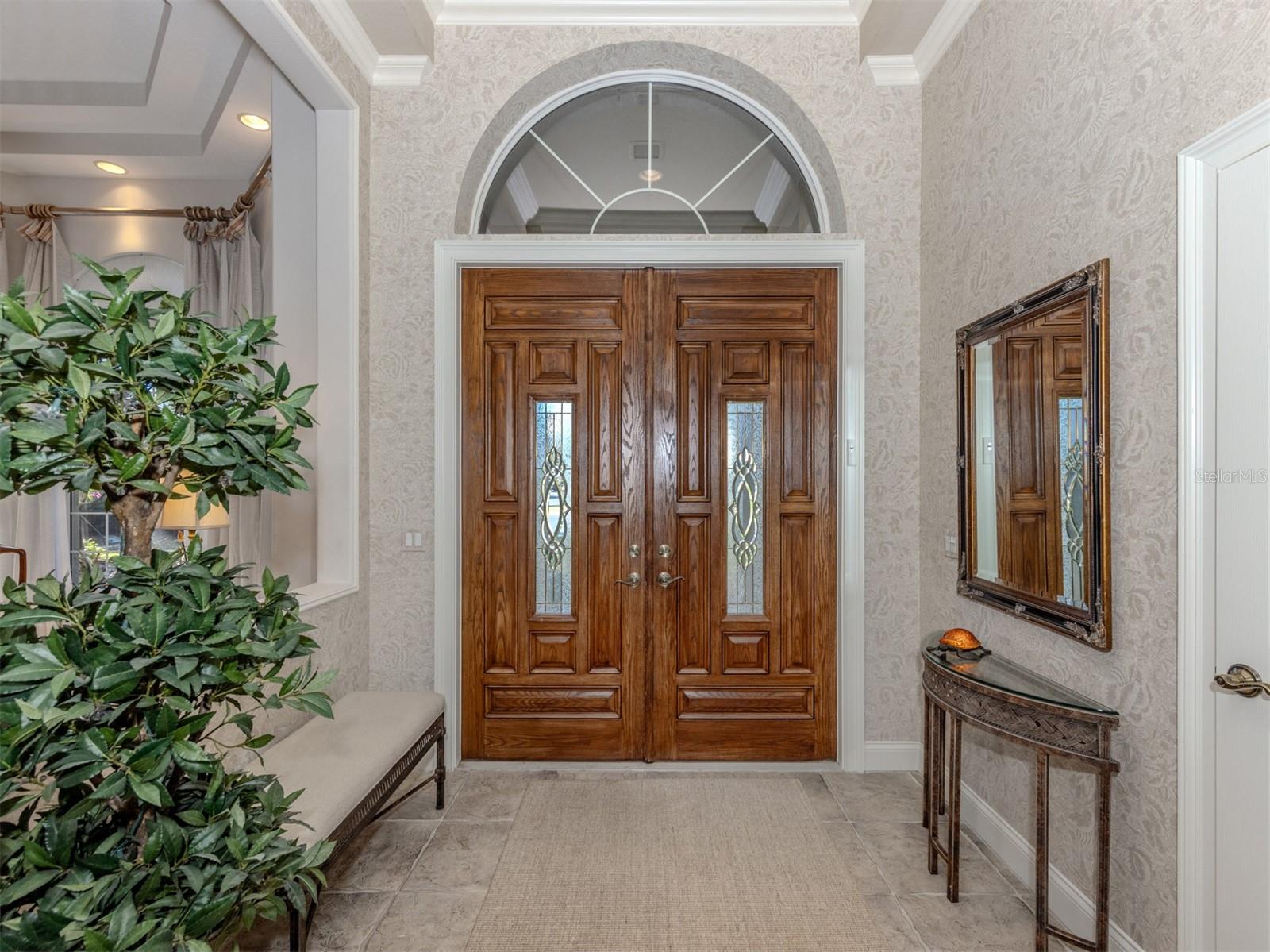 Listing photo id 3 for 444 Tremingham Way