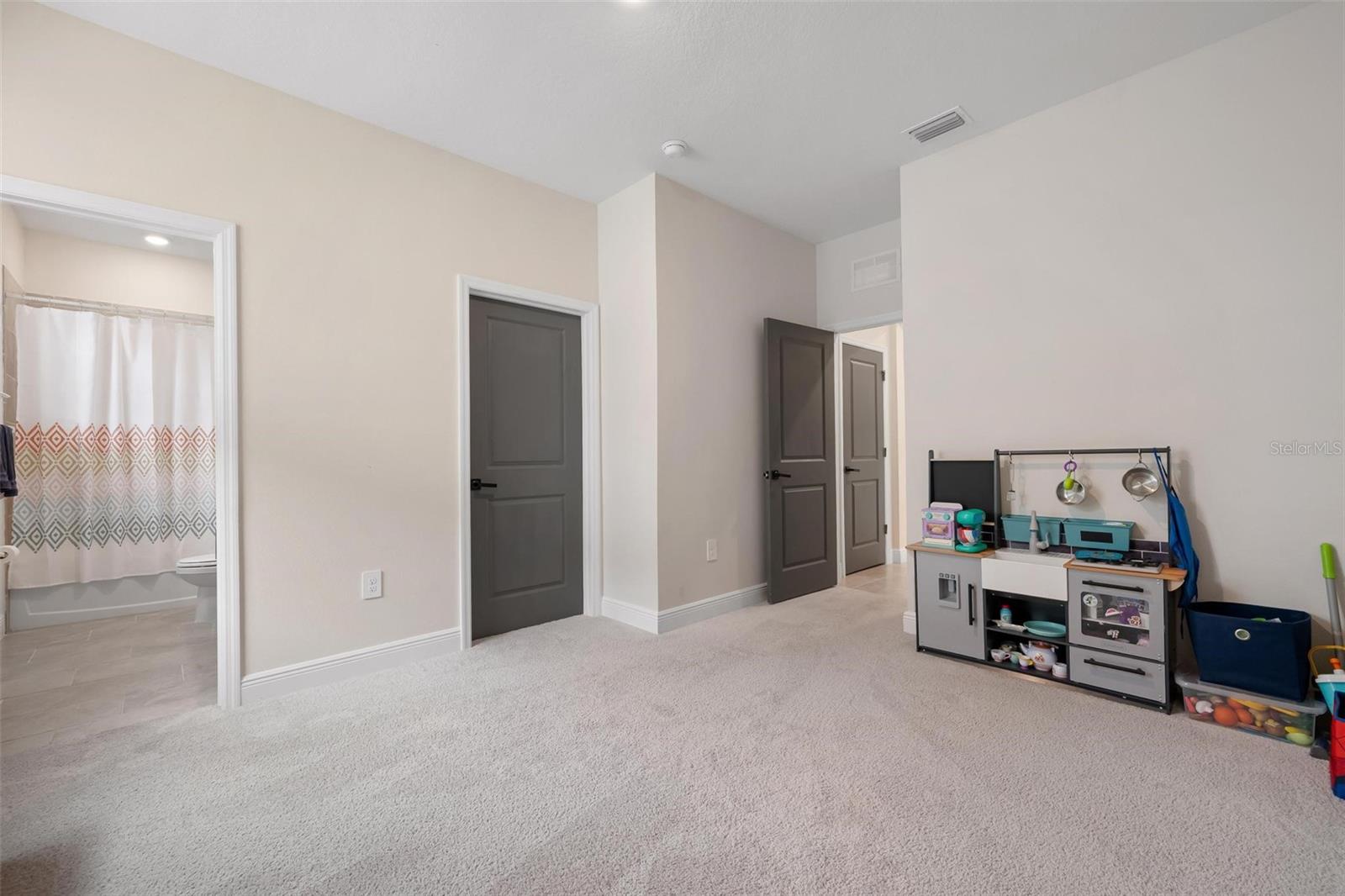 Image 22 of 43 For 5755 Woodland Sage Drive