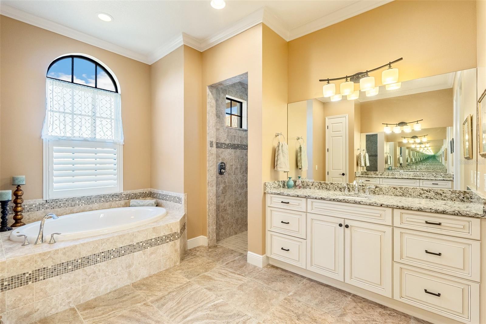 Image 45 of 86 For 4816 Tobermory Way