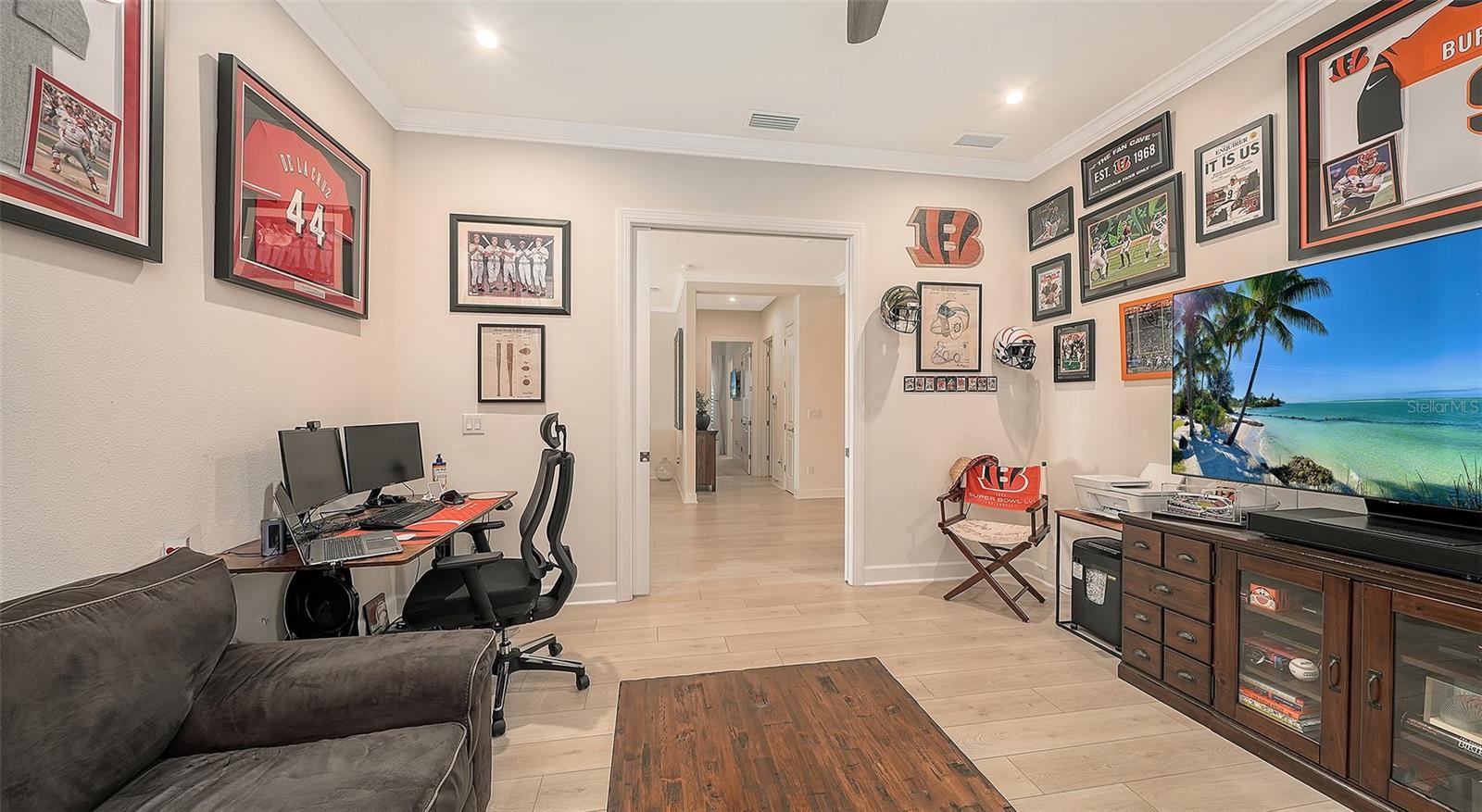 Image 43 of 100 For 15410 Derna Terrace