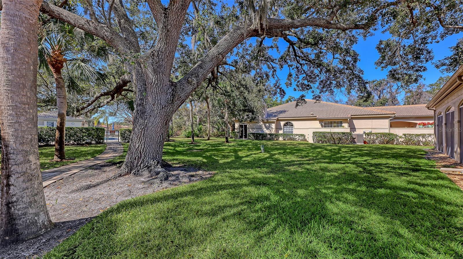 Image 37 of 40 For 3373 Hadfield Greene  55