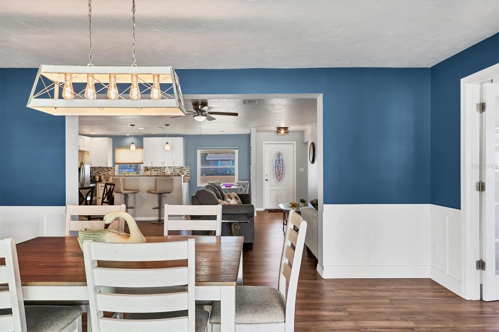 Image 17 of 43 For 3425 Fairview Drive