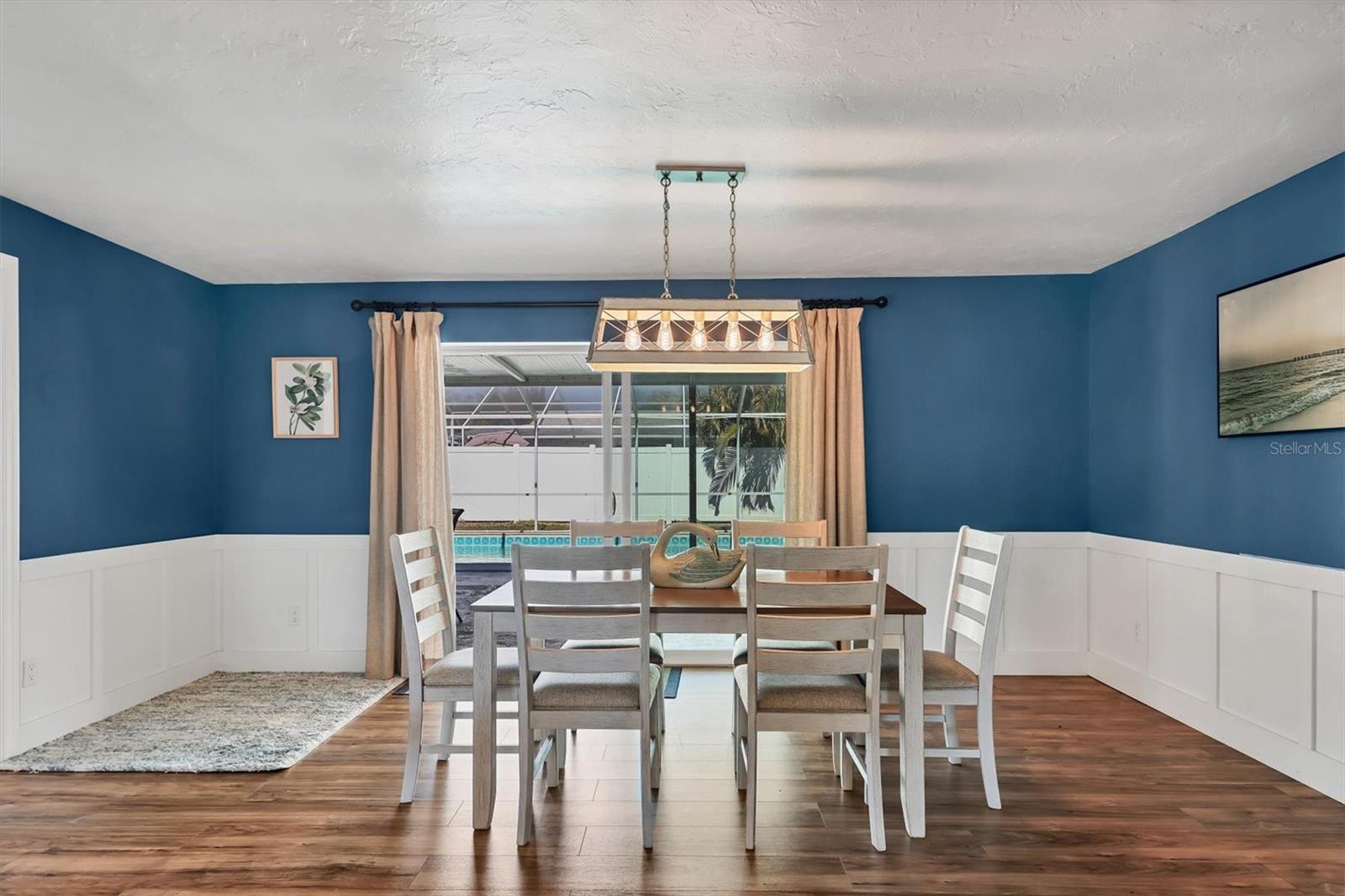 Image 19 of 43 For 3425 Fairview Drive