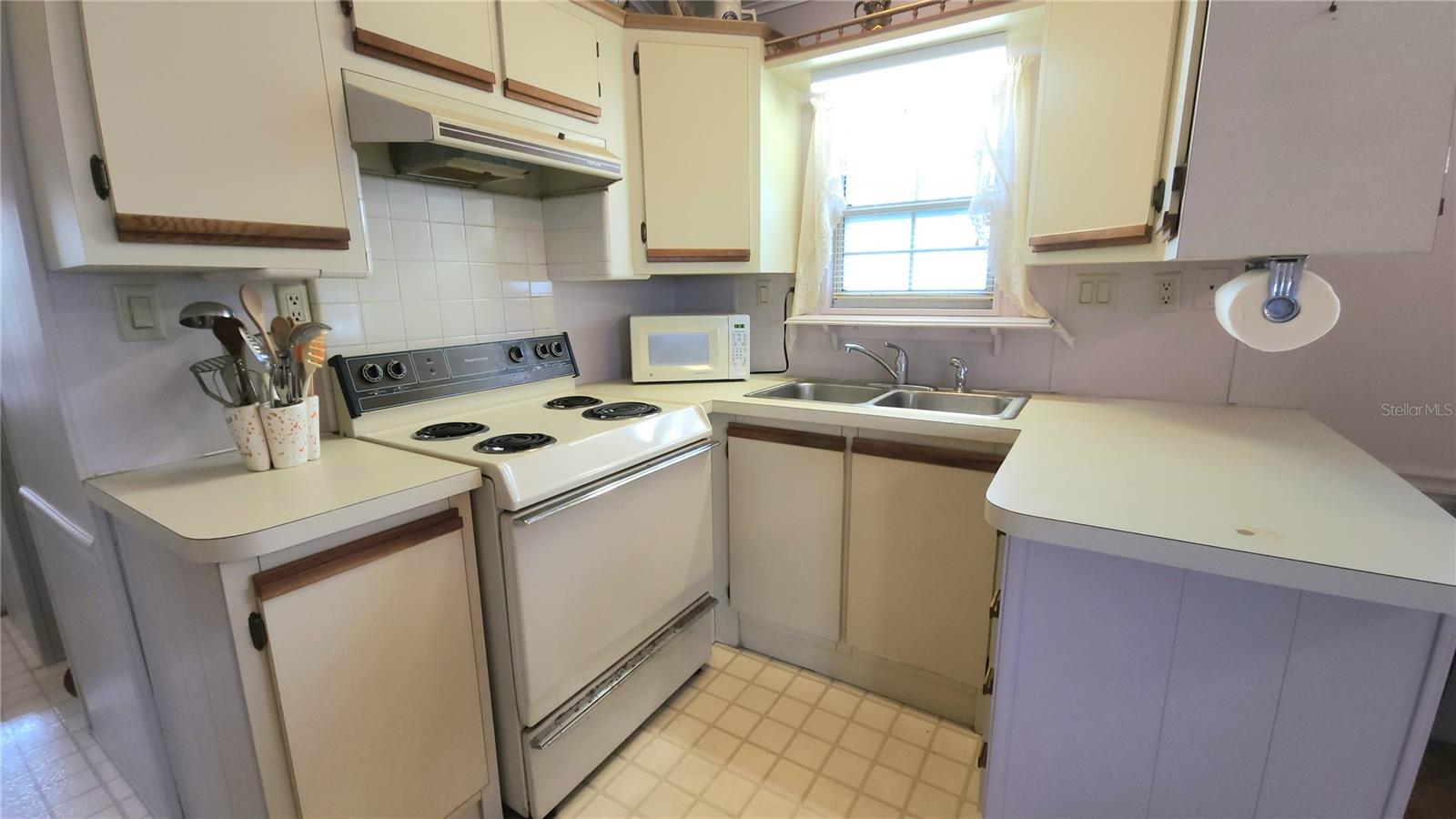 Image 13 of 46 For 3333 26th Avenue E 1202