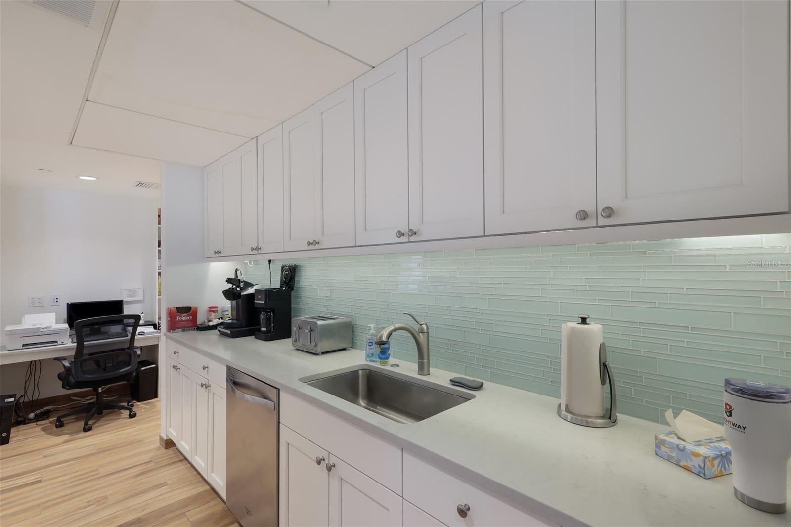 Image 21 of 31 For 101 Benjamin Franklin Drive 66