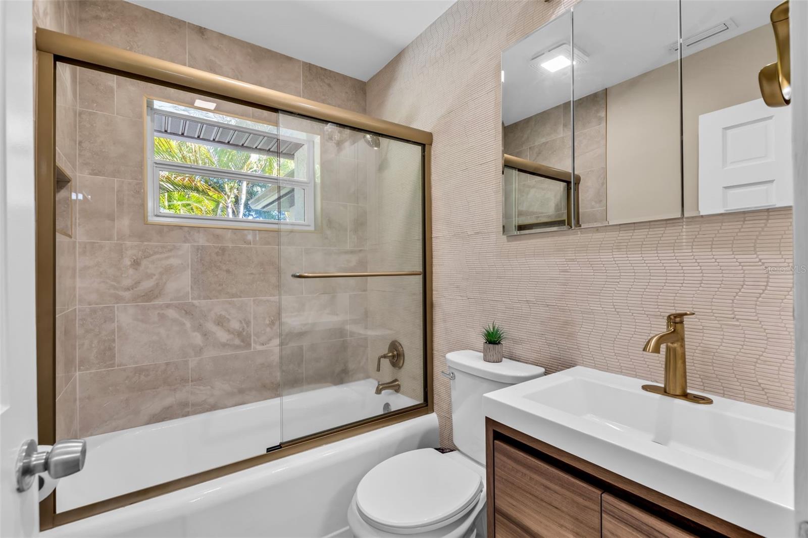 Image 20 of 46 For 510 Osprey Avenue