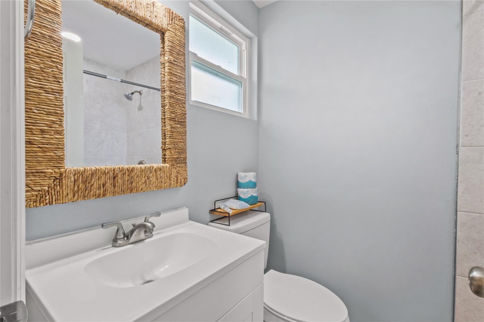 Image 19 of 43 For 690 Fox Street