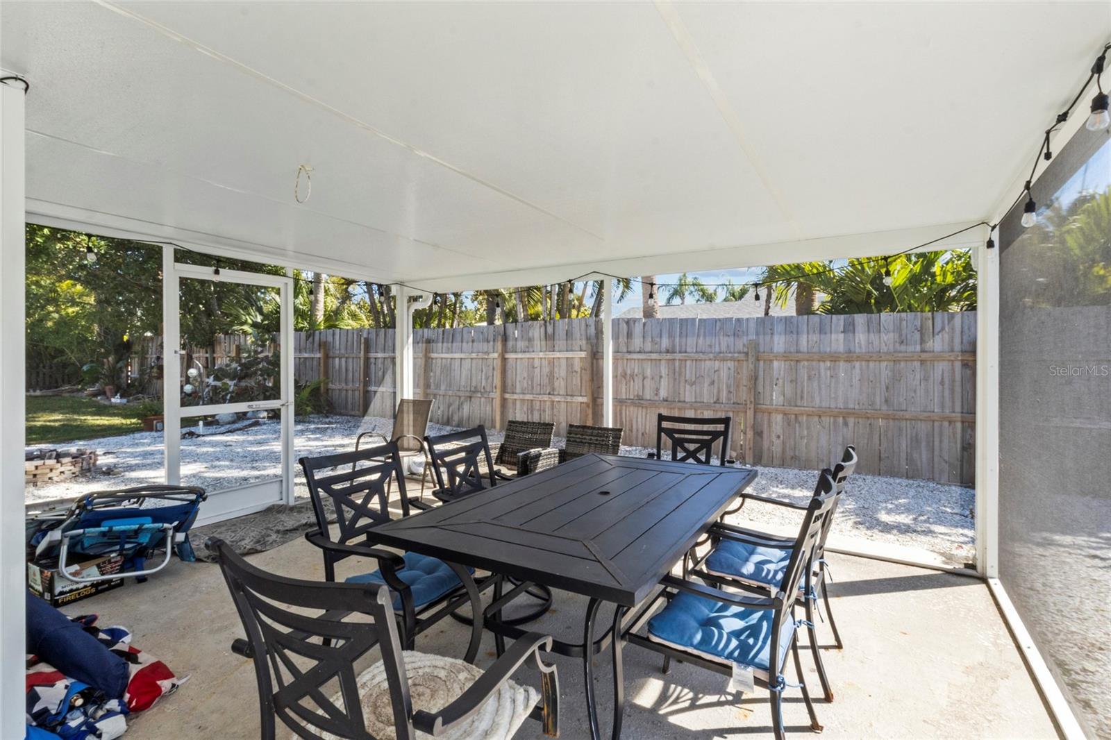 Image 23 of 43 For 690 Fox Street