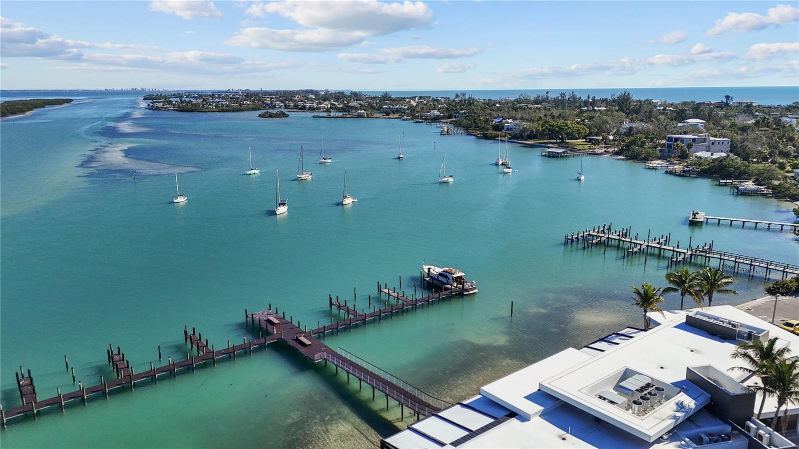 Image 33 of 43 For 690 Fox Street