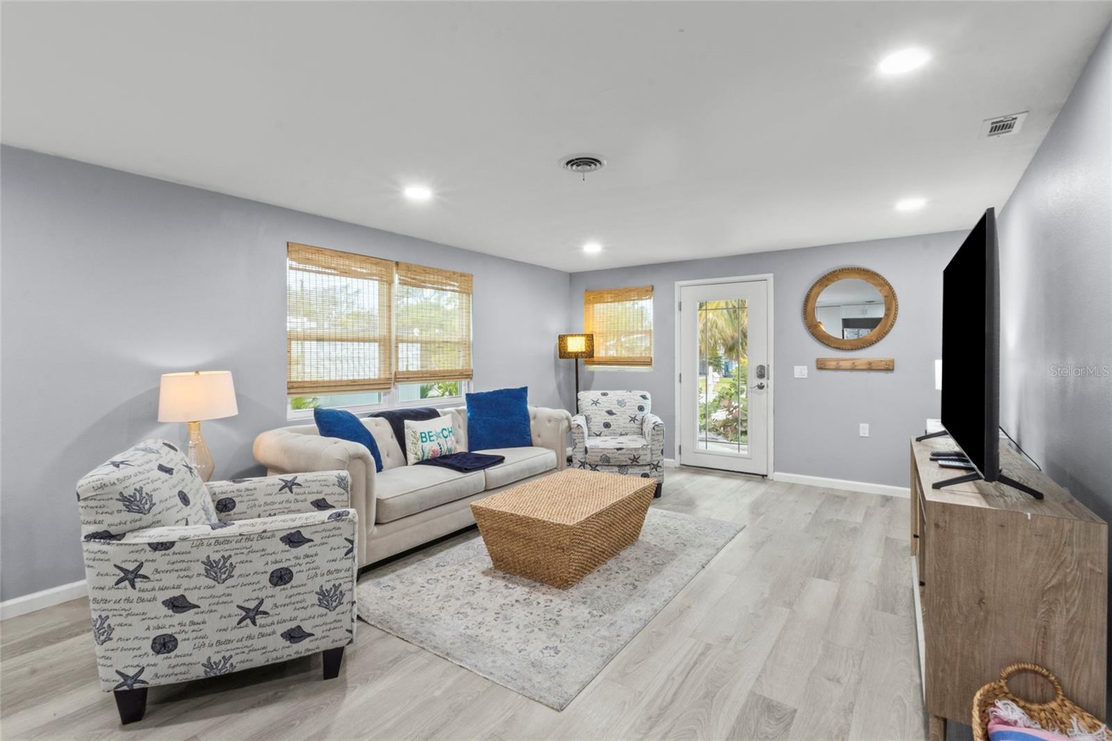 Image 6 of 43 For 690 Fox Street