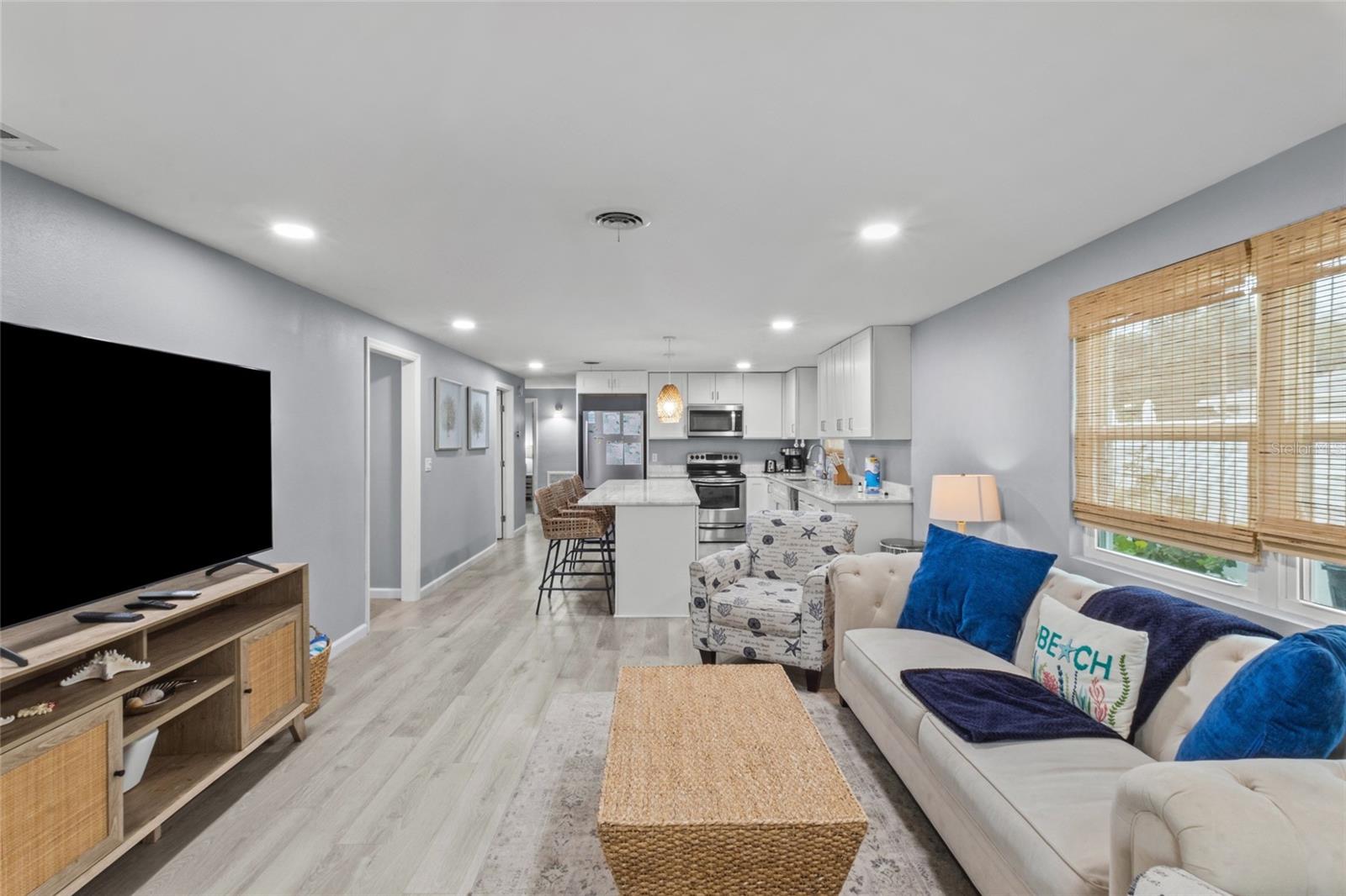 Image 8 of 43 For 690 Fox Street