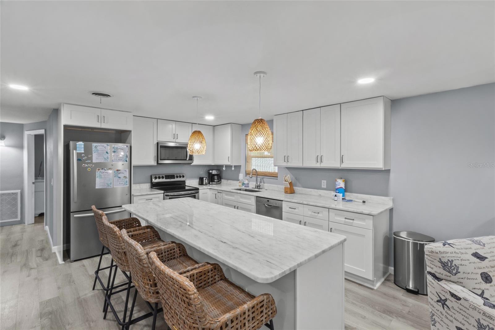 Image 9 of 43 For 690 Fox Street