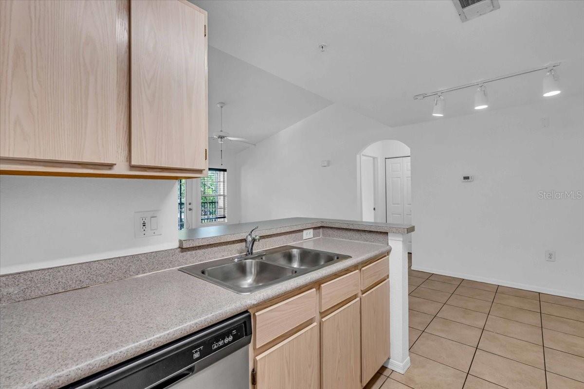 Image 11 of 26 For 7405 Vista Way 202