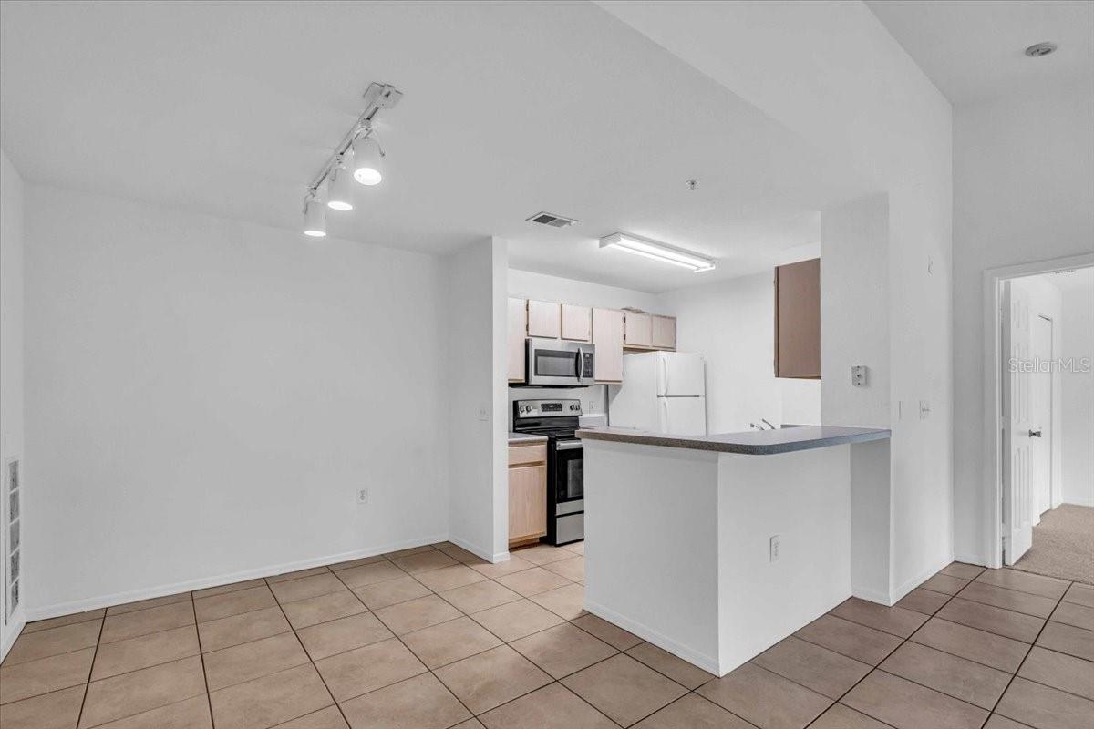 Image 8 of 26 For 7405 Vista Way 202