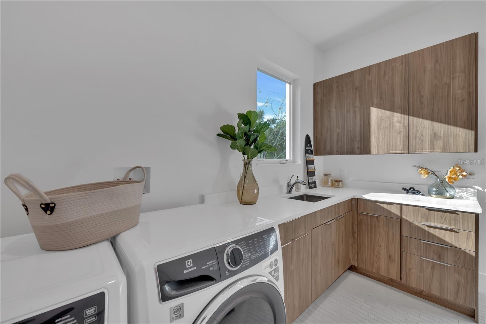 Image 98 of 100 For 603 Tremont Street