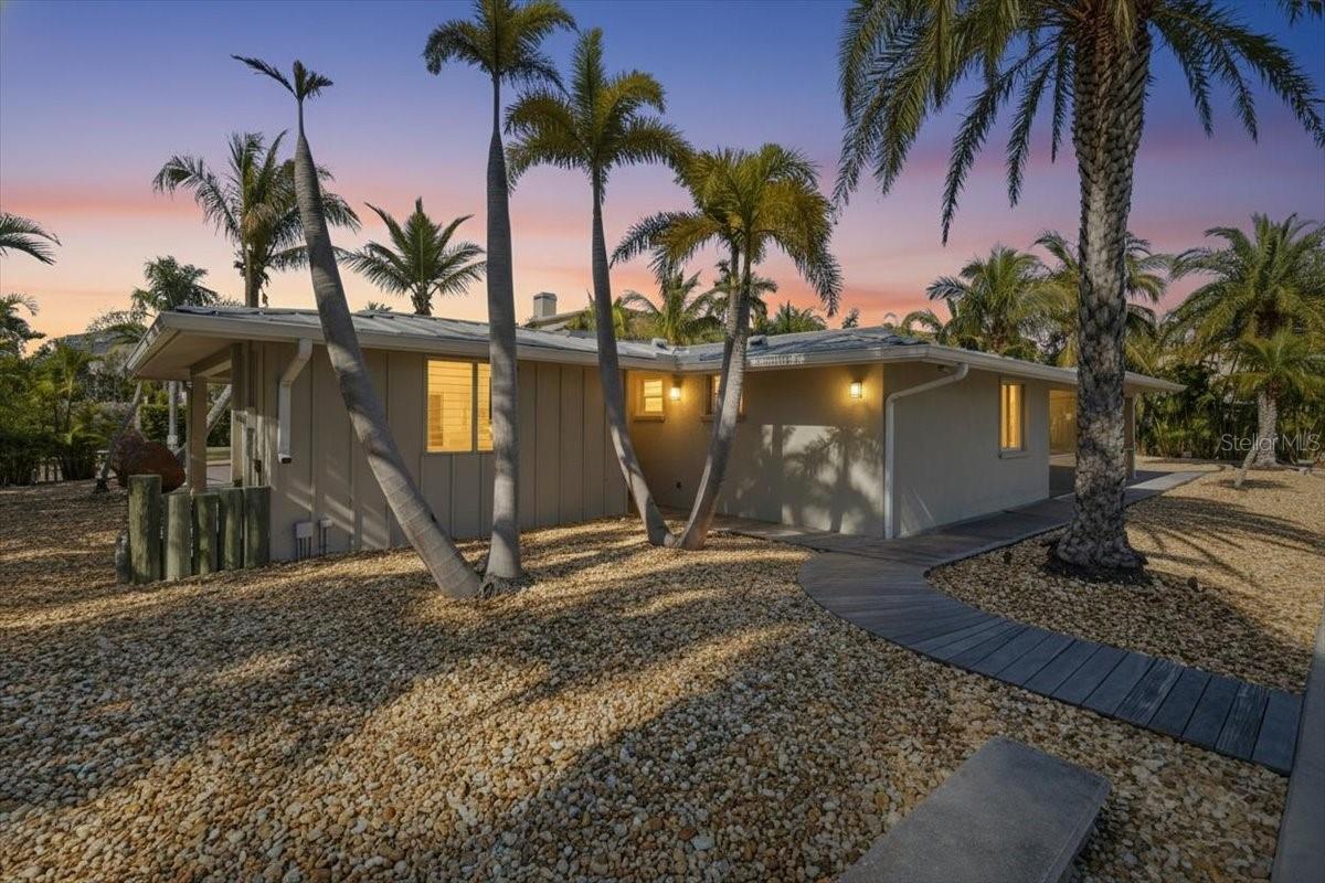 Image 11 of 51 For 834 Jungle Queen Way